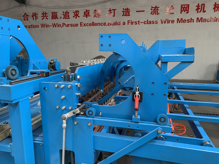 Automatical line wire falling construction mesh welding machine